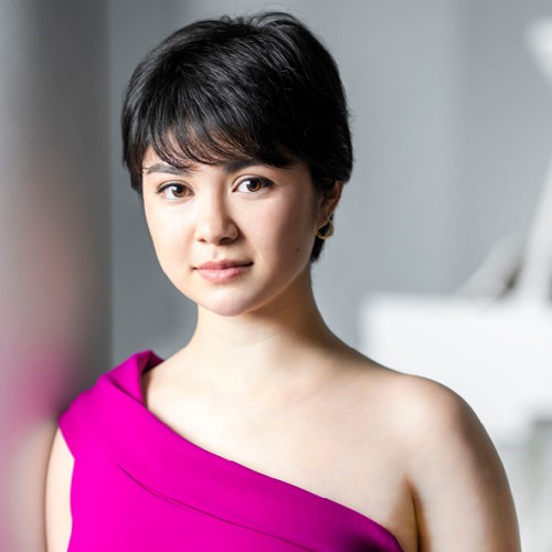 pianist avery gagliano, portrait