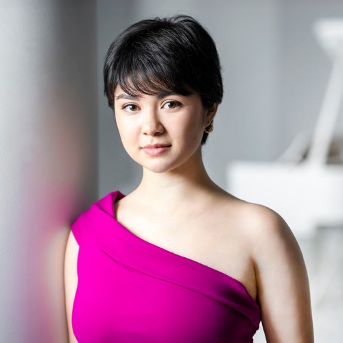 Avery Gagliano, pianist, portrait