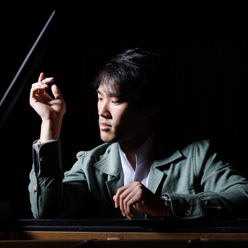 Bruce Liu, pianist, portrait