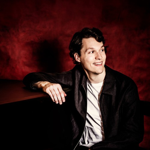 pianist lukas sternath, portrait