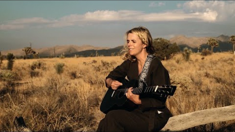 Aoife O'Donovan's music video for "Phoenix," set outdoors in the desert.