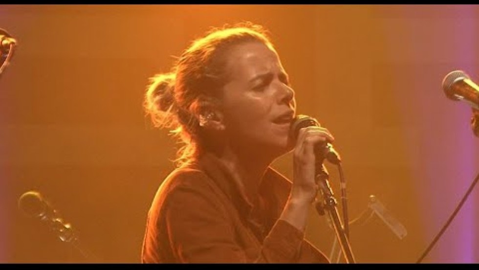 Aoife O'Donovan sings Bruce Springsteen's "Atlantic City" live with Greensky Bluegrass band.