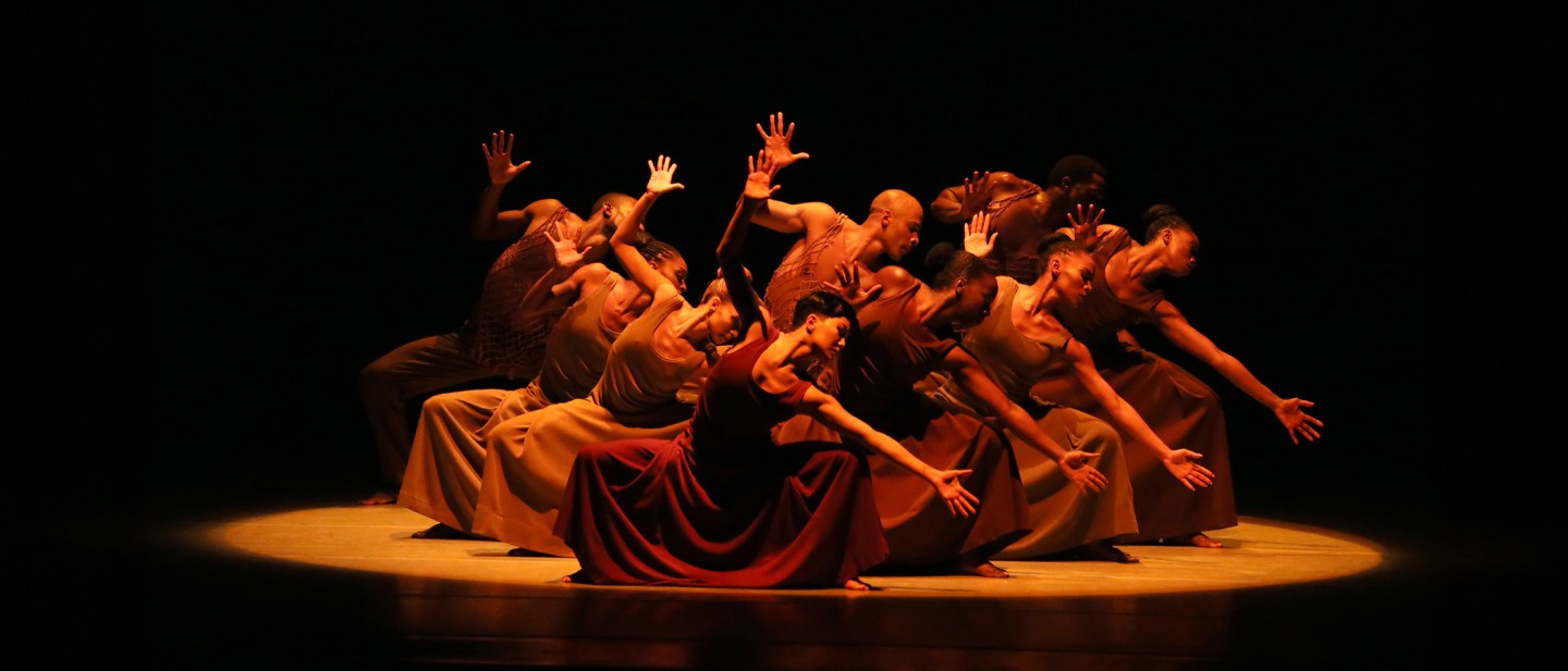 Alvin Ailey American Dance Theater | Vivo Performing Arts