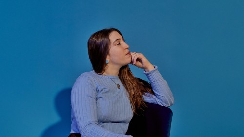 Alisa Amador, singer-songwriter, portrait