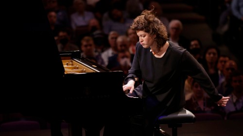 Anna Geniushene, pianist, portrait